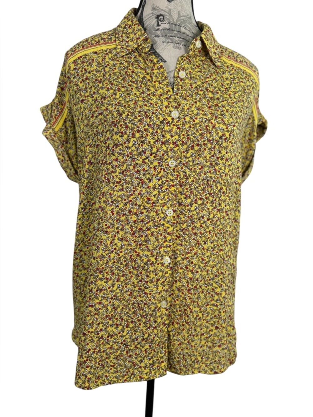 Women's Short-Sleeve Button-Up Blouse in Yellow Floral